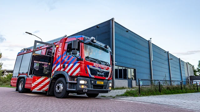 Sterke, onbekende lucht zorgt voor inzet brandweer in Assen foto 2