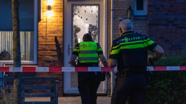 Woning opnieuw doelwit van forse explosie; woonwijk opgeschrikt door enorme knal In Assen foto 9