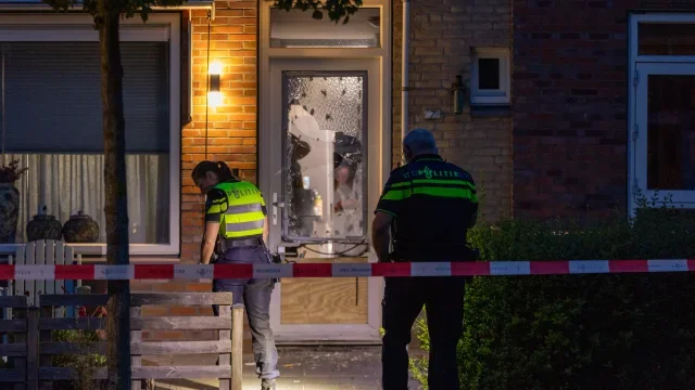 Woning opnieuw doelwit van forse explosie; woonwijk opgeschrikt door enorme knal In Assen foto 10