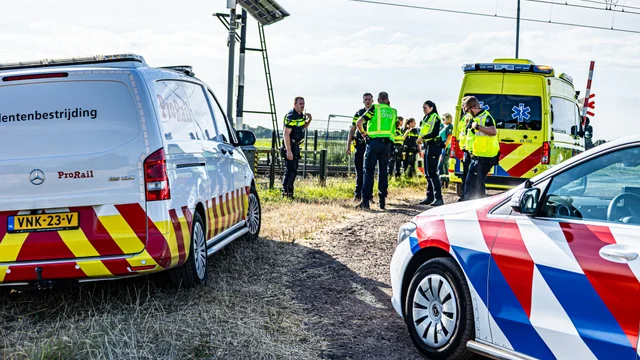 Treinverkeer tussen Groningen en Zwolle stil na aanrijding met trein bij Loon